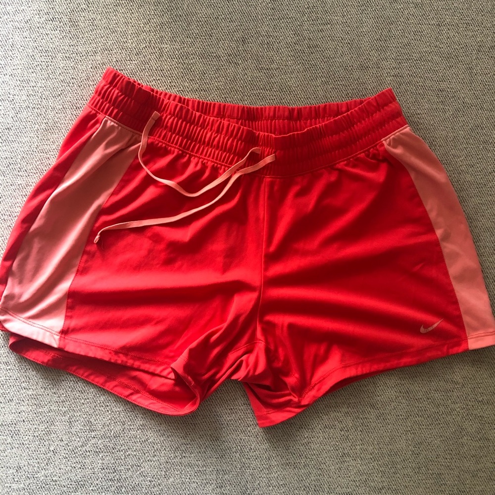 Nike workout shorts size Large